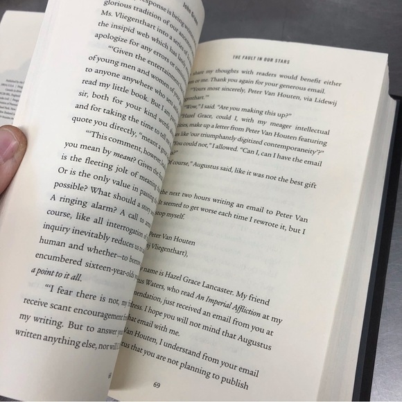 The Fault in Our Stars by: John Green, Hardcover book - Picture 6 of 8